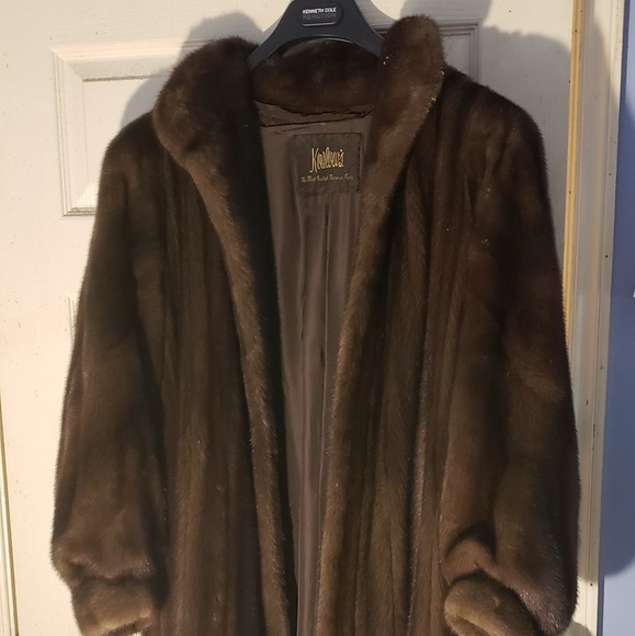 Mink Coat - Picture 1 of 6